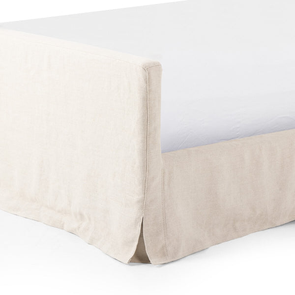 Duvall Slipcovered Bed footboard detail