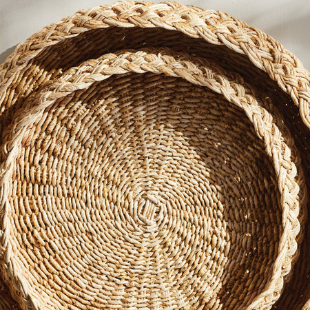 Abaca Braid Round Tray Set closeup