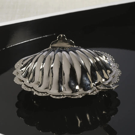 Cap Ferrat Fan Shell Bowl with spoon - closed lid