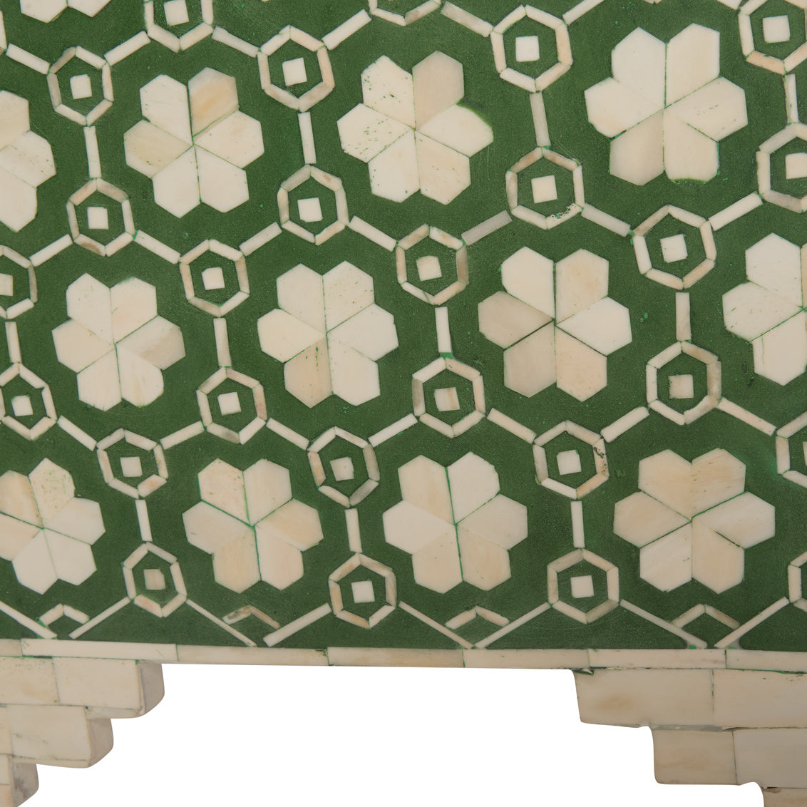 Clementine Green Inlay closeup