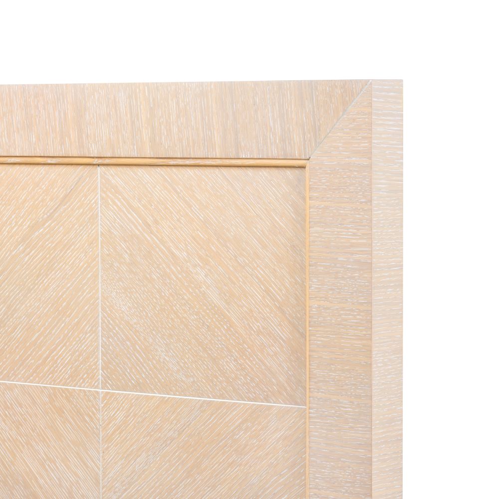 Palmetto Cerused Oak Bed Closeup