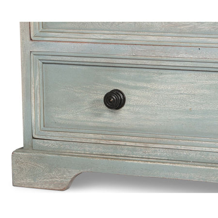 Finnegan Chest