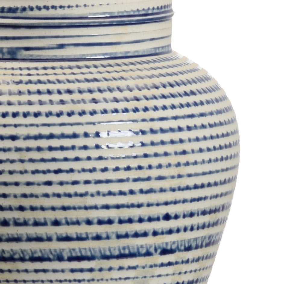 Hampshire Blue Urn Table Lamp texture details