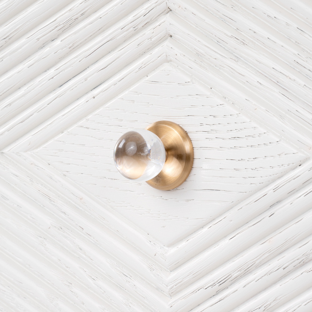 Flavie Three Drawer White End Table - hardware closeup