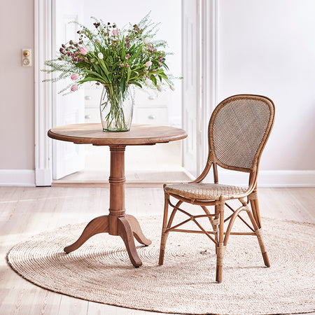 Rossini Antique Finish Side Chair Styled with table
